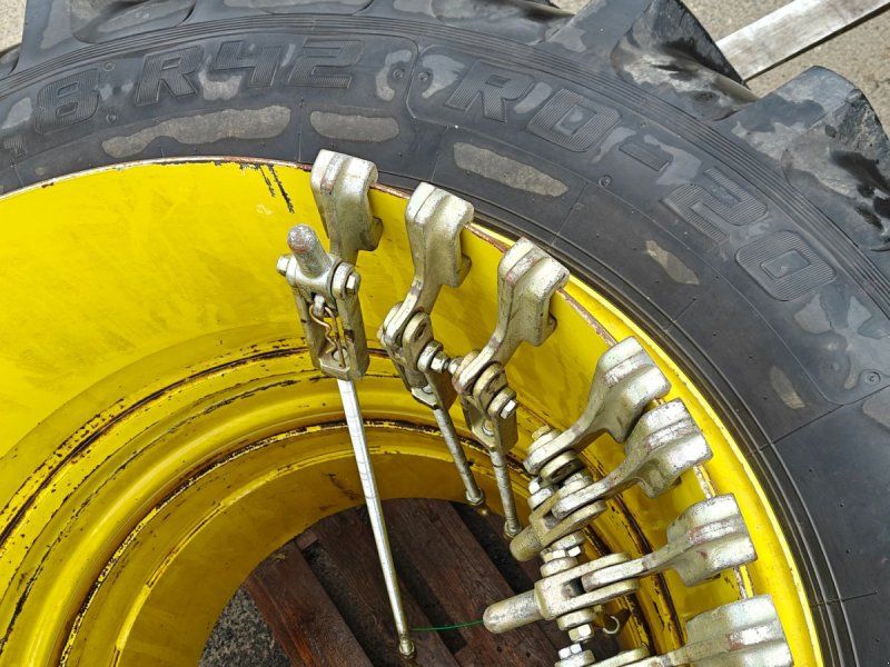 Tvillinghjul sæt 20.8R42 inkl. låse