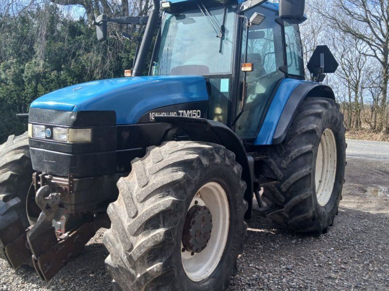 New Holland TM 150 med frontlift