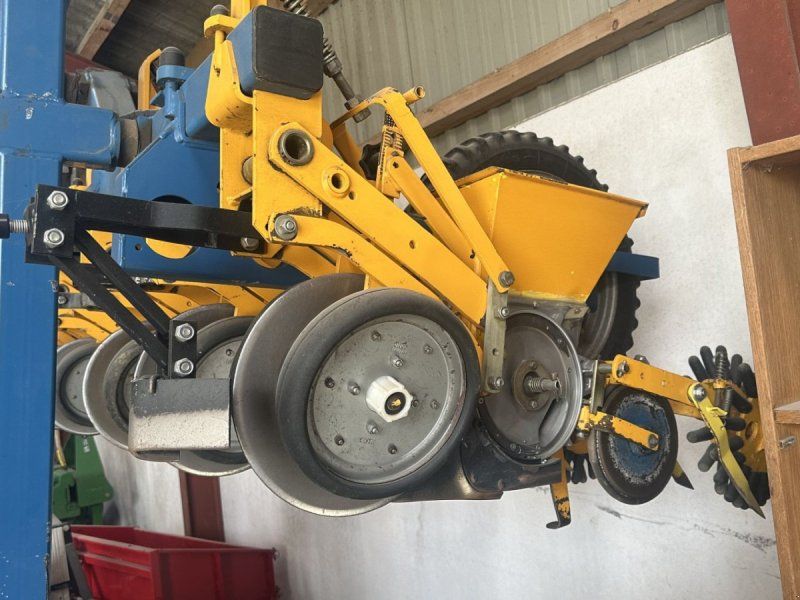 Kleine Unicorn 3, 12 rækket. Med skær til direkte såning. Utrolig velho