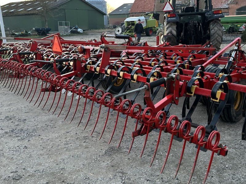 Väderstad NZ Aggrressive NZA 800. Med dobbelt crossboard og efterharve