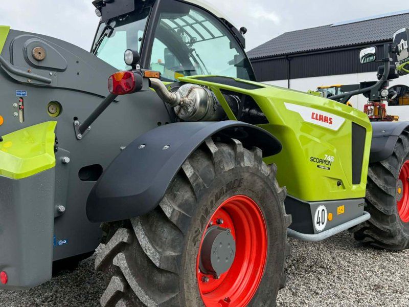 Claas Scorpion 746 Varipower