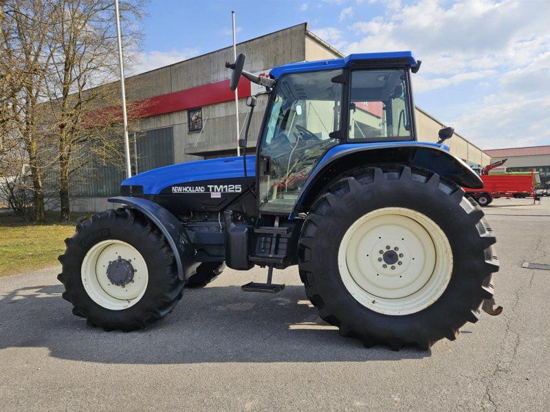 New Holland TM 125