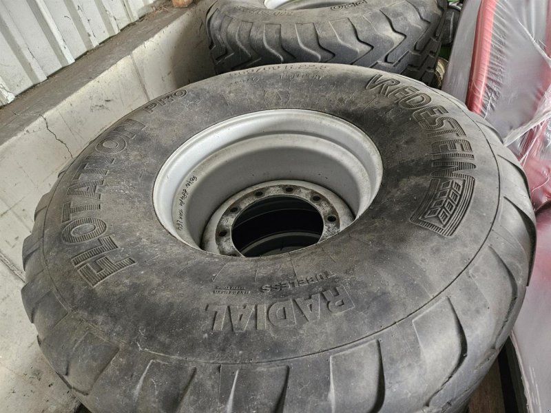 Vredestein 560/60R22.5