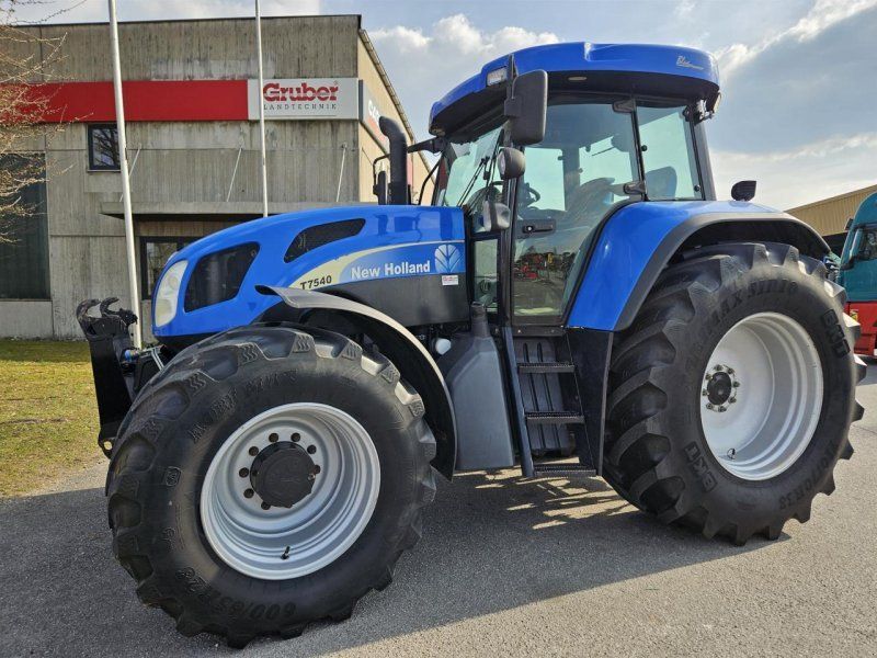 New Holland T 7540