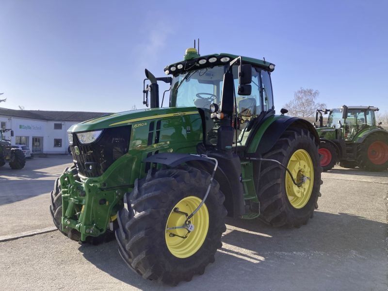 John Deere 6250 R Starfire