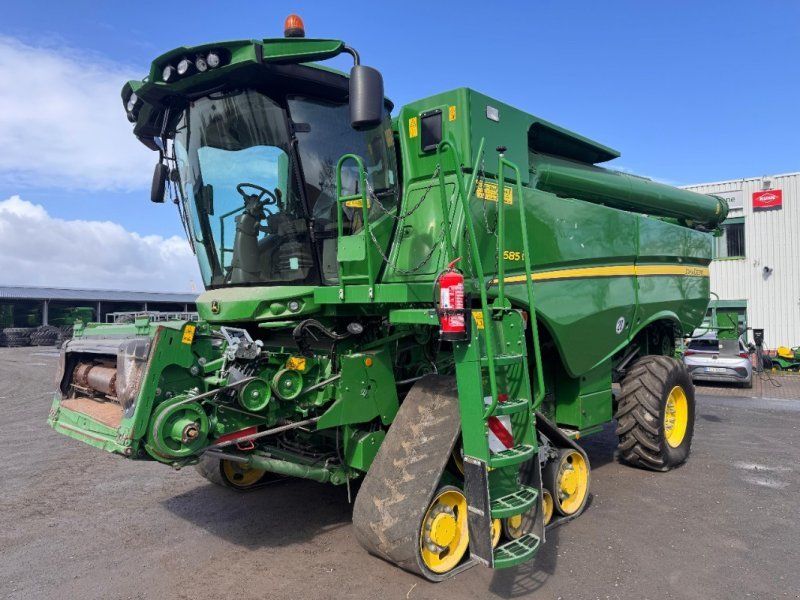 John Deere S685i