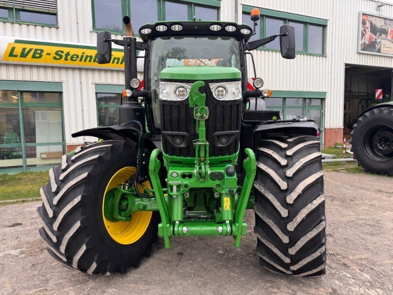John Deere 6R 215