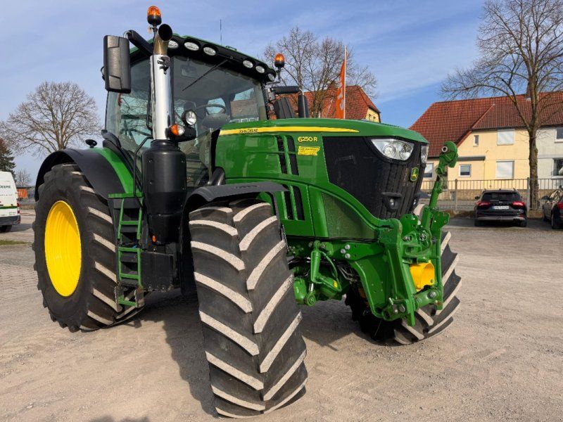 John Deere 6250R