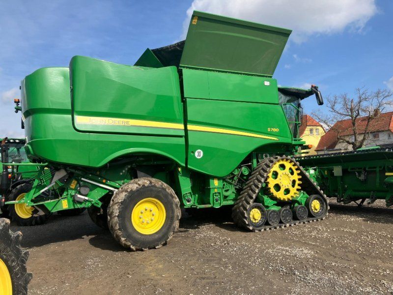 John Deere S780