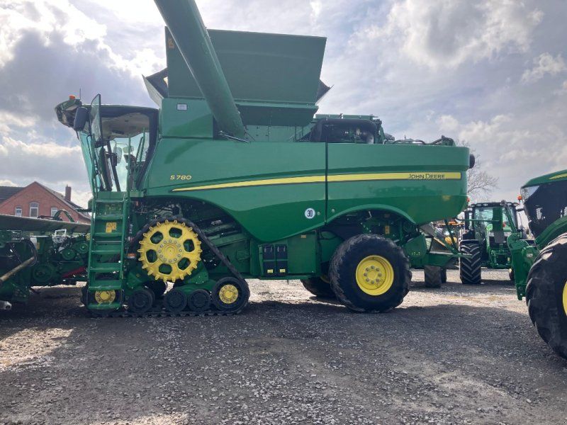 John Deere S780