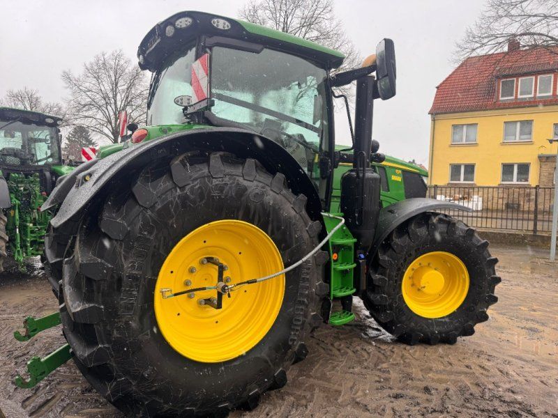 John Deere 6R215
