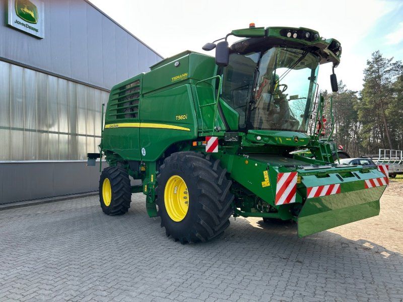 John Deere T560 mit Schneidwerk 722X