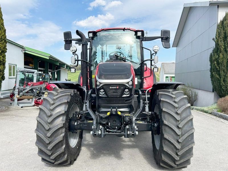 Case IH Farmall 120M