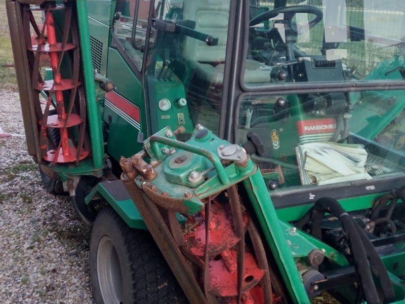 Ransomes Commander 3520