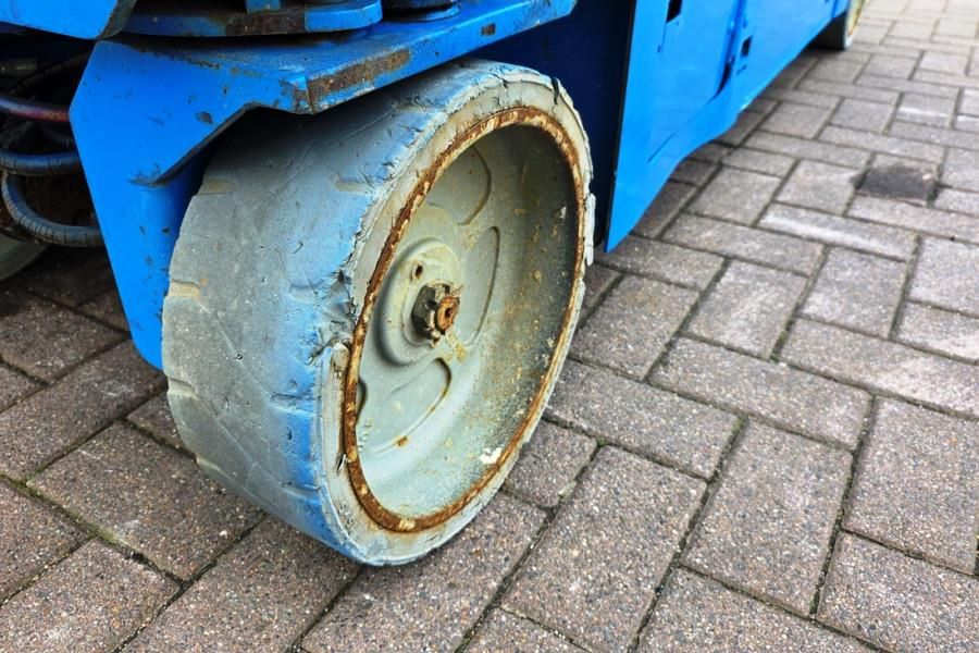 Genie GS2632 Electric, 10m Working Height, Non Marking T