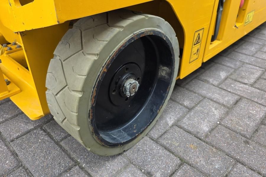 JCB S3246E Electric, 12m Working Height, 320kg Capacit