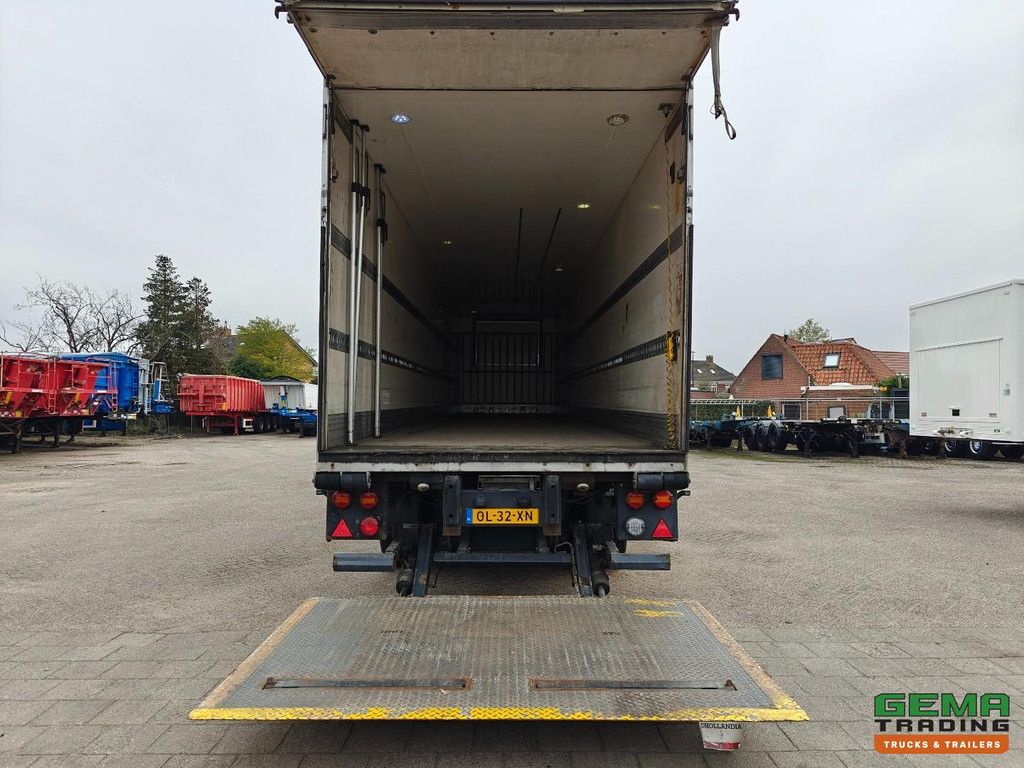 Schmitz TKS24 3-Axle BPW - Chereau Insulated Body - Lift/Steering Axle - Disc Brakes - Tail Lift 2000KG