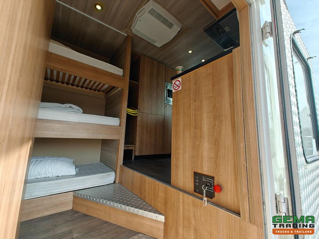 Pacton 11 T-S 1-achsiger BPW-Anhänger – Wohnmobil/Camper/Motorsportanhänger – Klimaanlage – Generator – Toilette – Werkstatt – Solaranlage – frisch lackiert