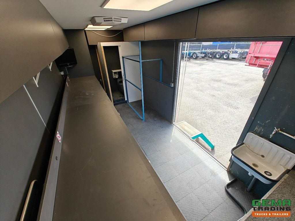 Pacton 11 T-S 1-achsiger BPW-Anhänger – Wohnmobil/Camper/Motorsportanhänger – Klimaanlage – Generator – Toilette – Werkstatt – Solaranlage – frisch lackiert