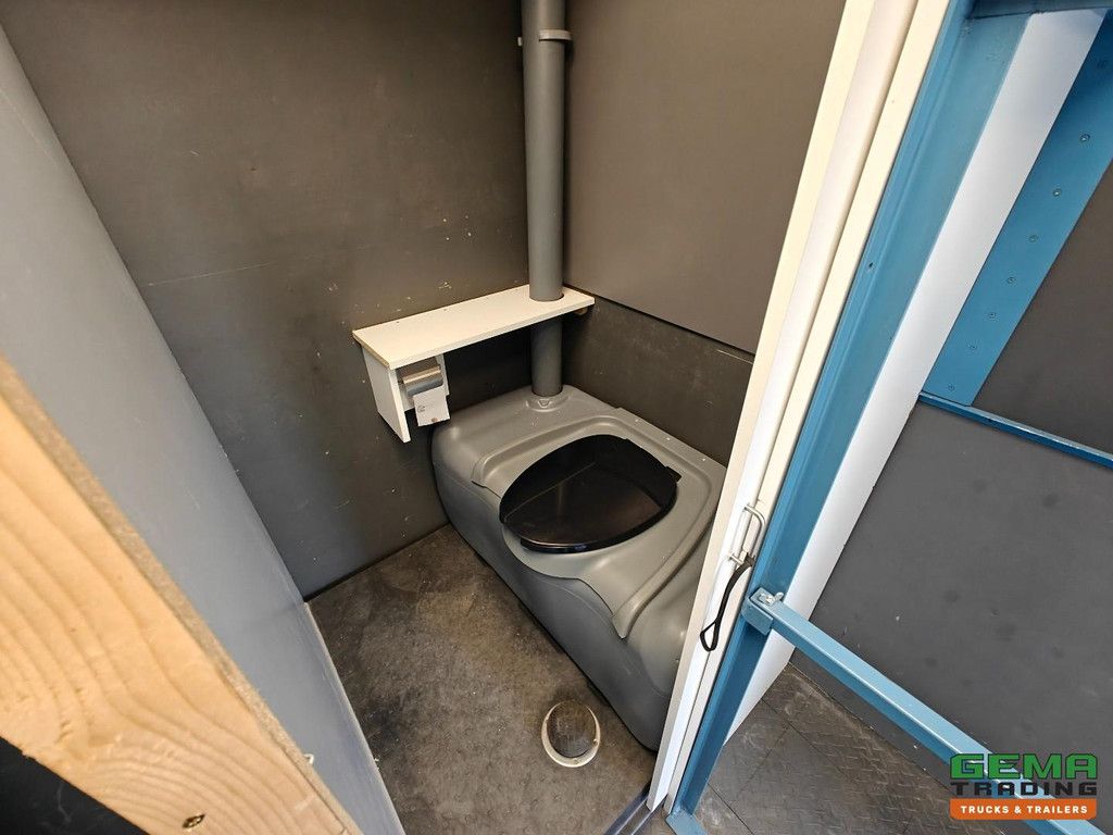 Pacton 11 T-S 1-achsiger BPW-Anhänger – Wohnmobil/Camper/Motorsportanhänger – Klimaanlage – Generator – Toilette – Werkstatt – Solaranlage – frisch lackiert