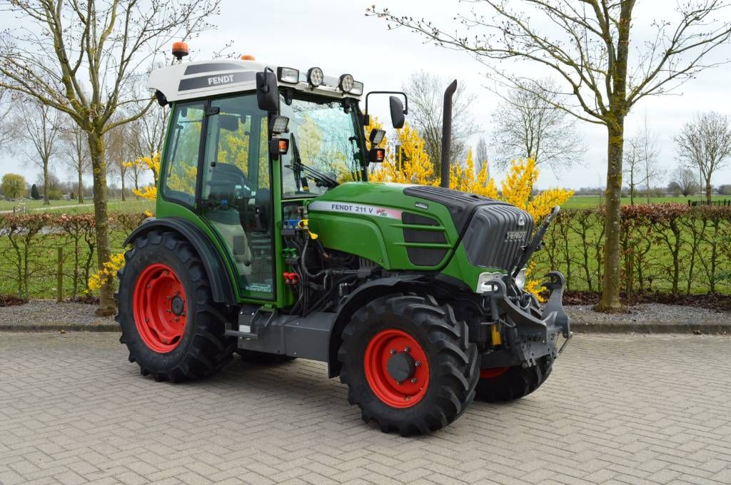 Fendt 211V Vario Profi Smalspoor/Fruitteelttractor