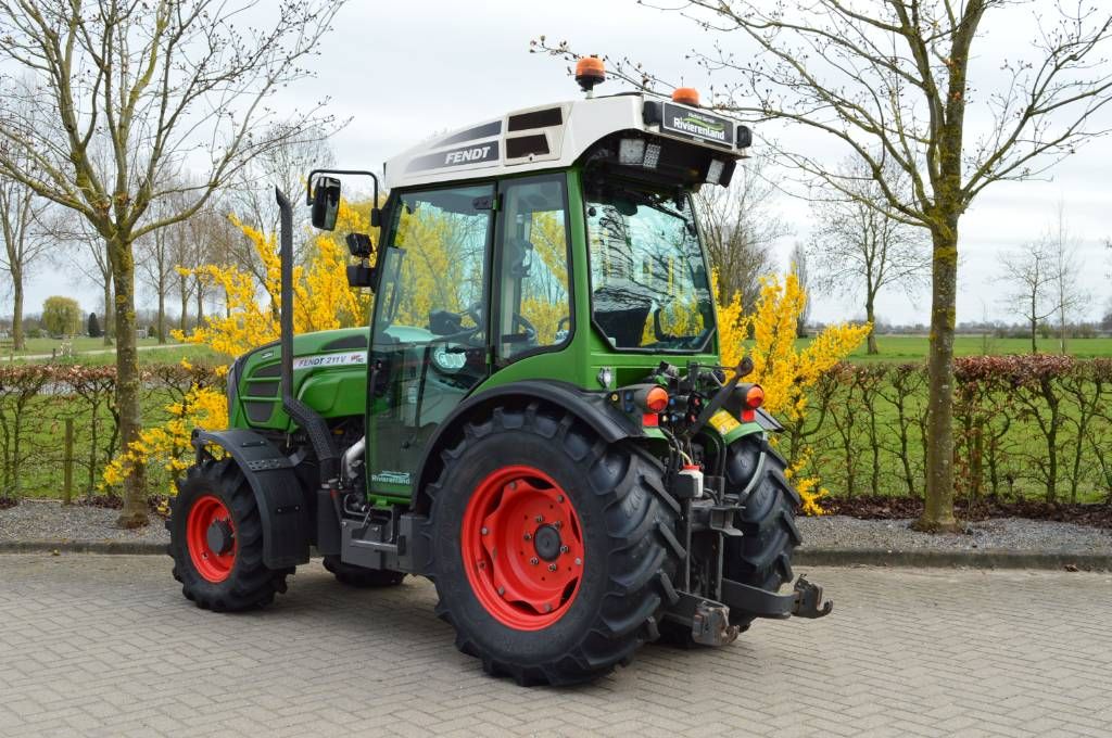 Fendt 211V Vario Profi Smalspoor/Fruitteelttractor
