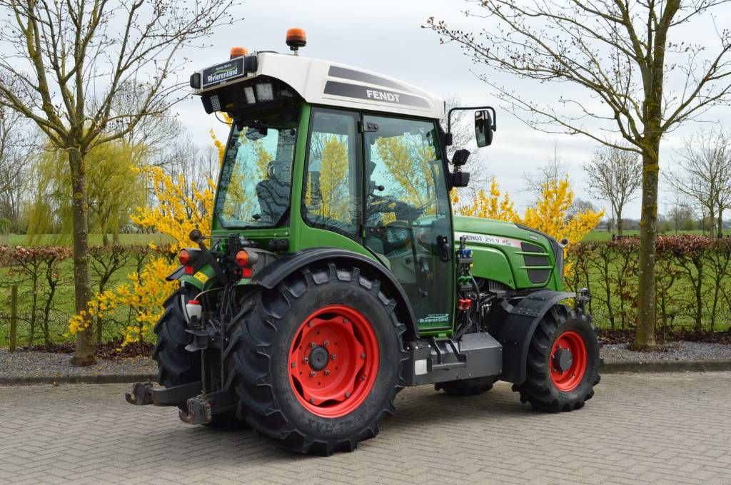 Fendt 211V Vario Profi Smalspoor/Fruitteelttractor
