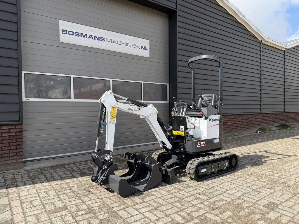 Bobcat E10 z minigraver NIEUW SLOOP / SORTEER functie hydraulische wissel + 3 bakken