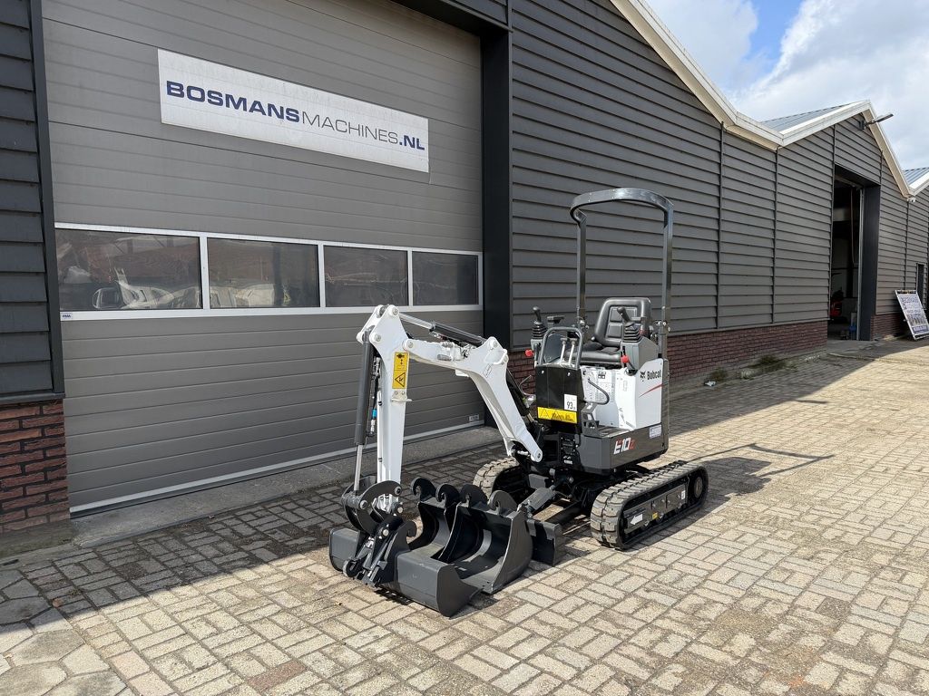 Bobcat E10 z minigraver NIEUW SLOOP / SORTEER functie hydraulische wissel + 3 bakken