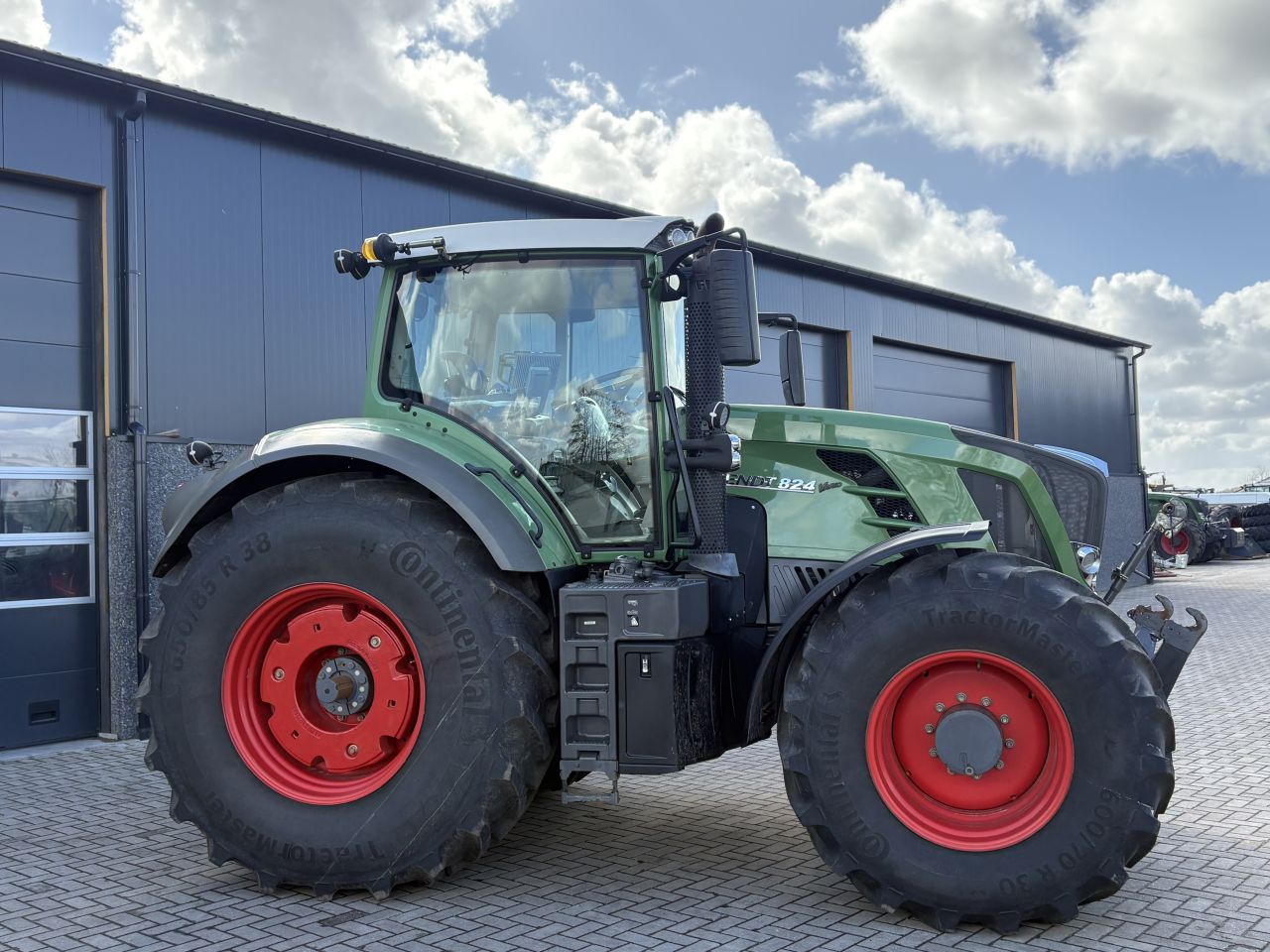 Fendt 824 profiplus scr