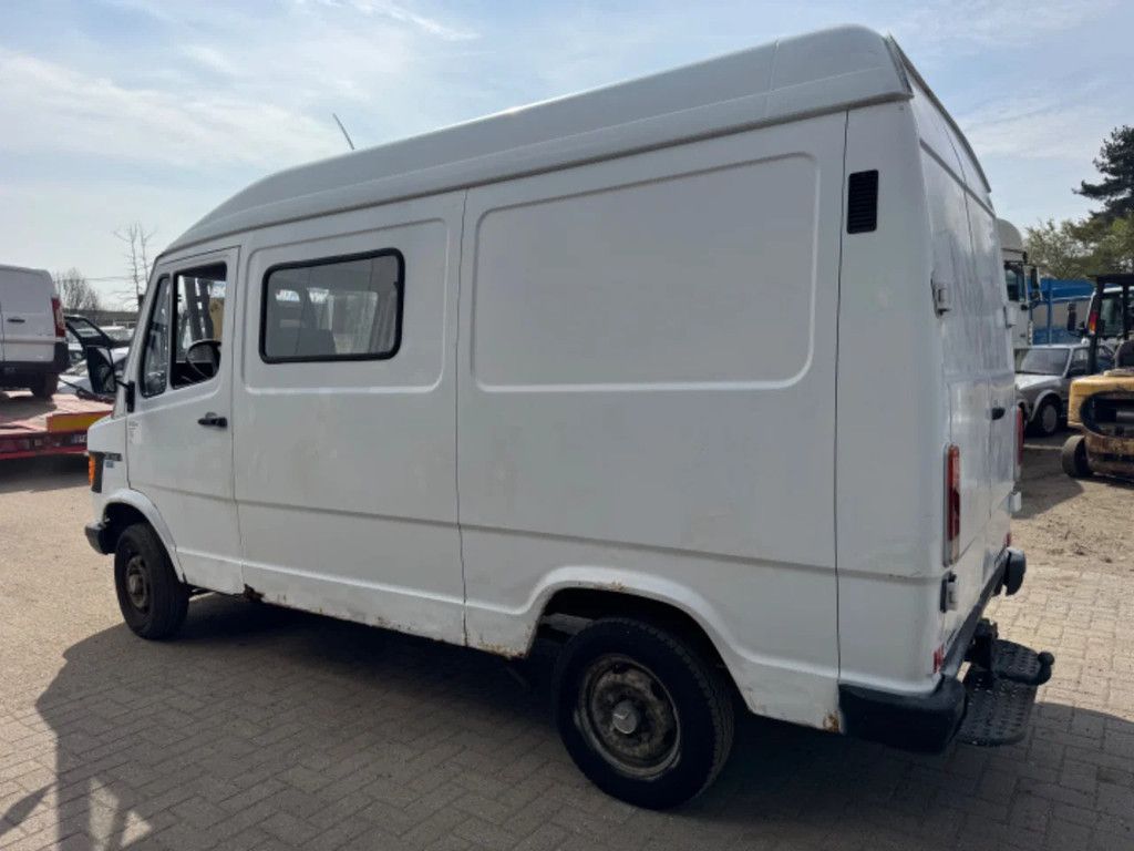 Mercedes-Benz 200-serie **208D-FRENCH ORIGINE**