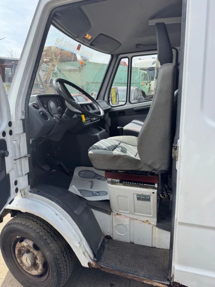 Mercedes-Benz 200-serie **208D-FRENCH ORIGINE**