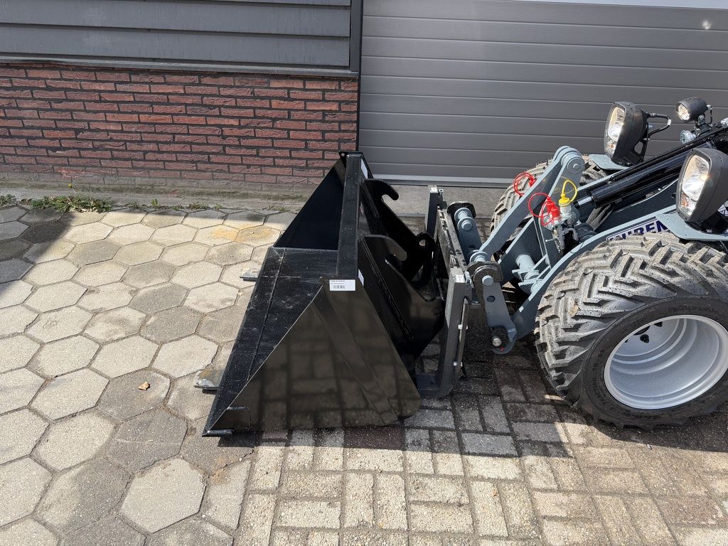 Giant TE HUUR Giant G1500 L X-TRA minishovel 1,5 T