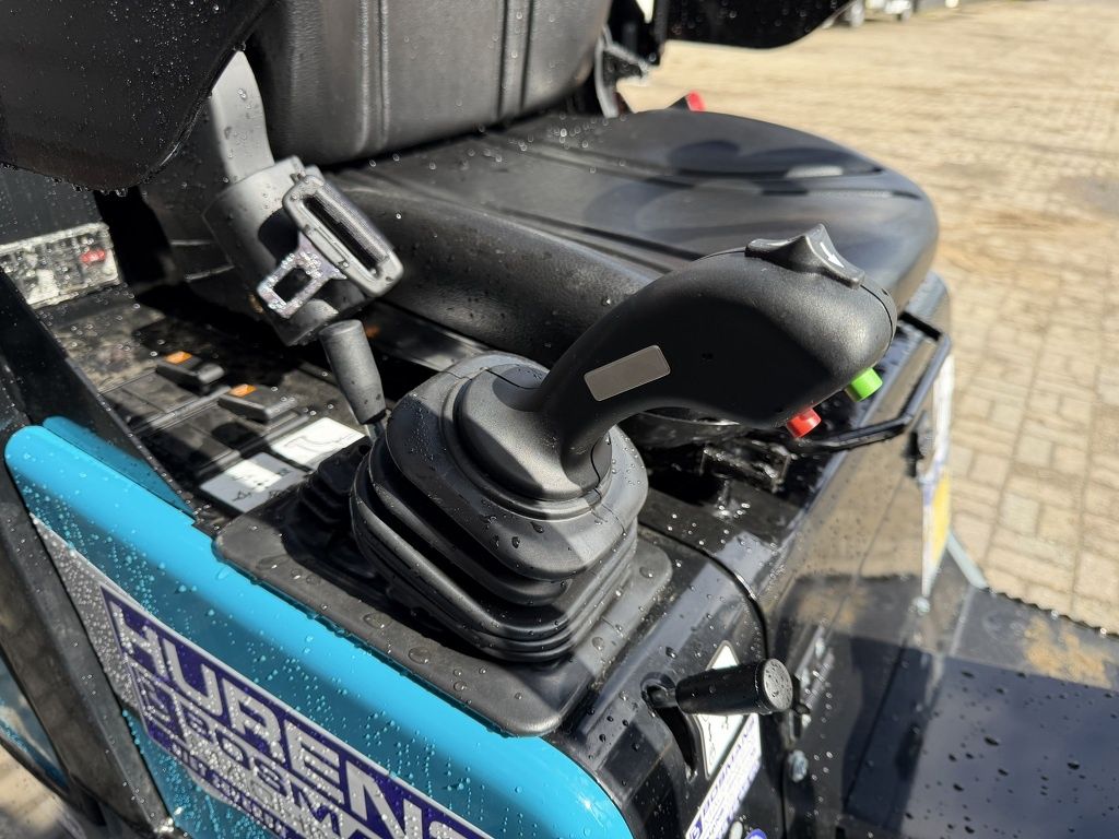 Giant TE HUUR Giant G1500 L X-TRA minishovel 1,5 T