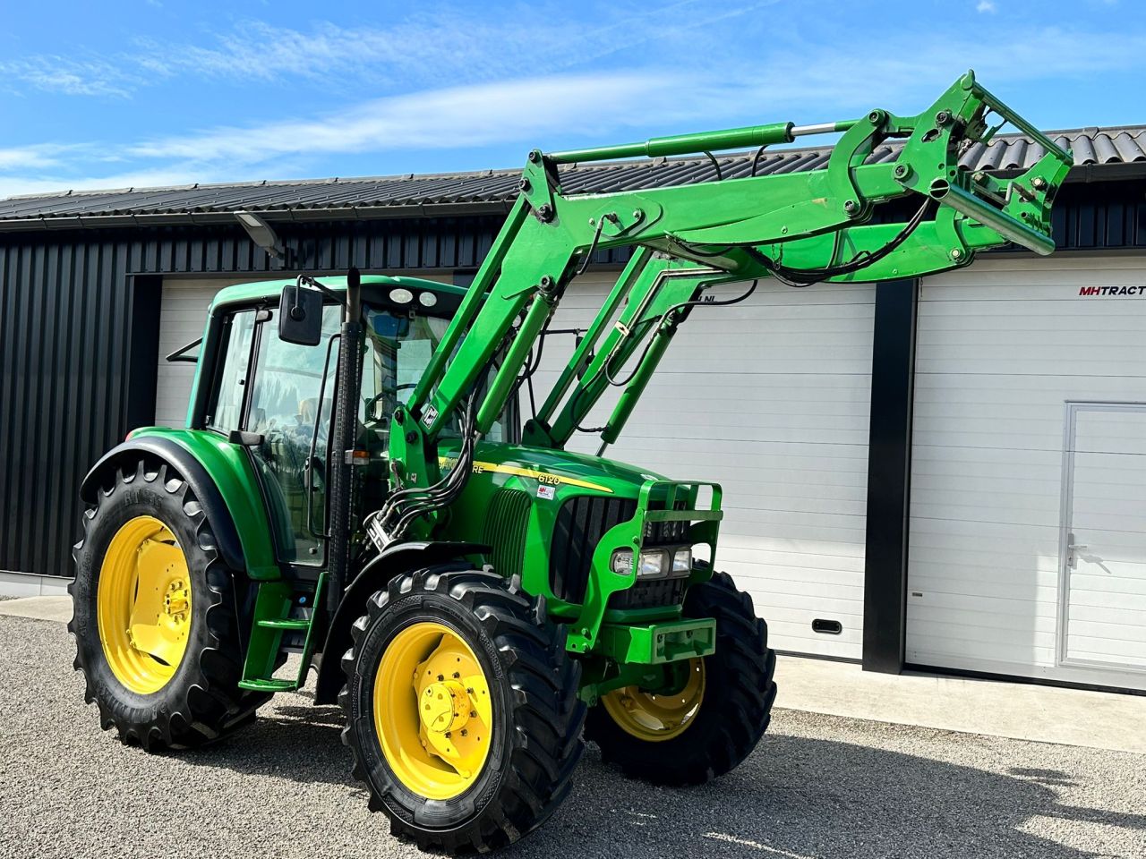 John Deere 6120