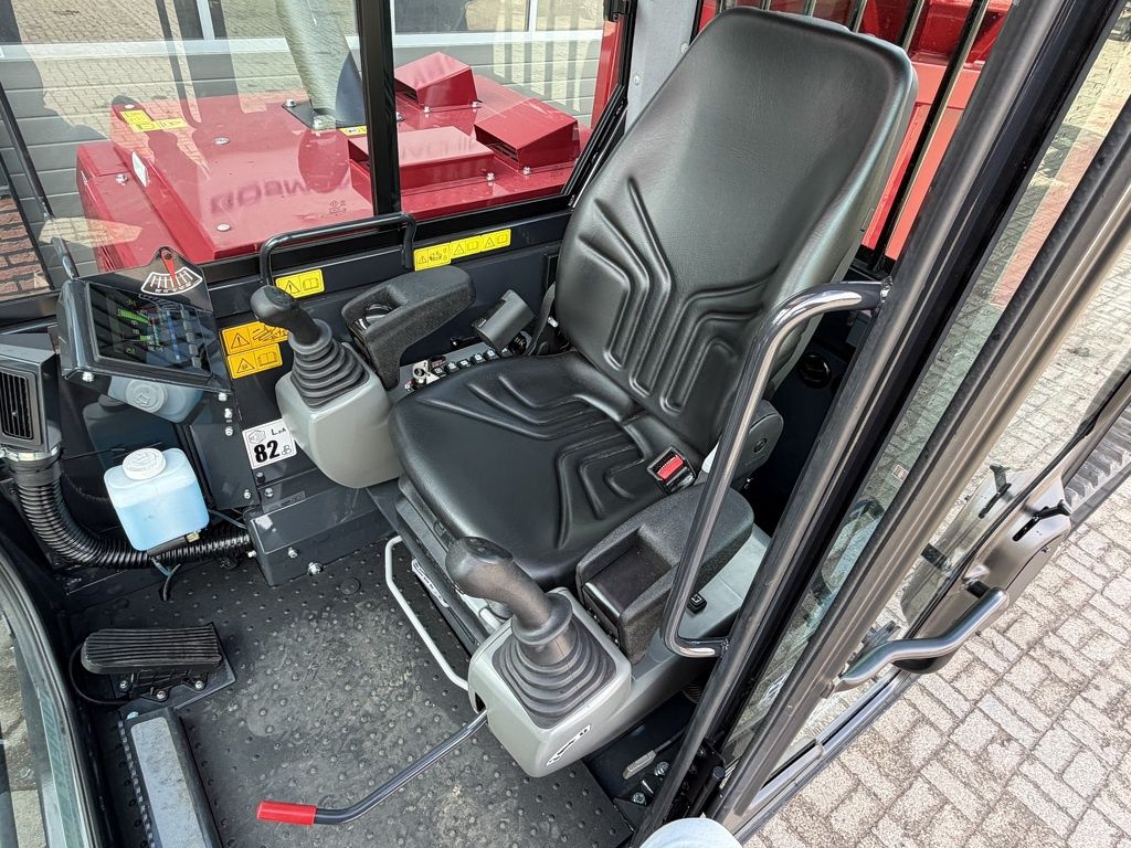 Yanmar TE HUUR Yanmar C50 rupsdumper 5 kuub