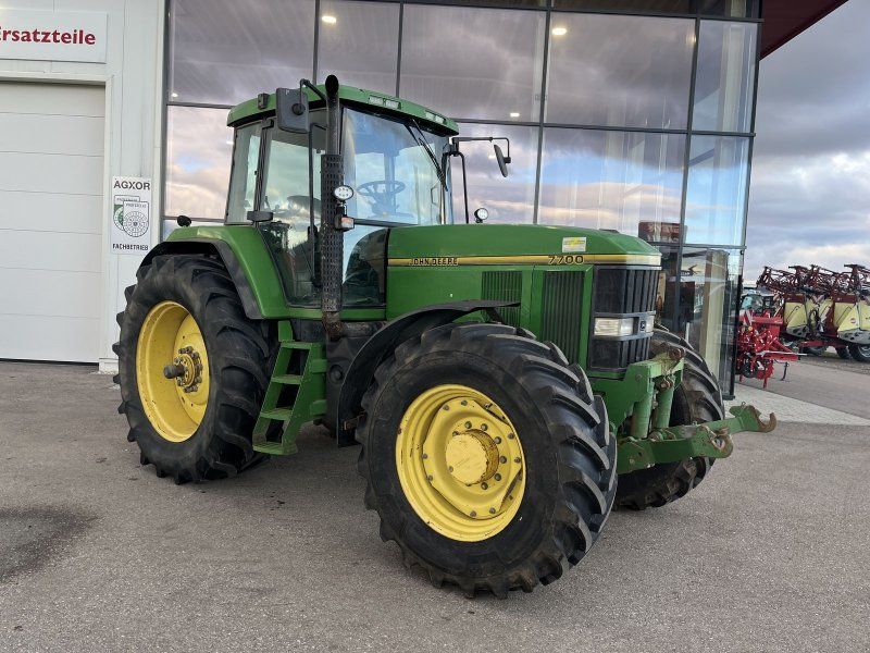 John Deere 7700