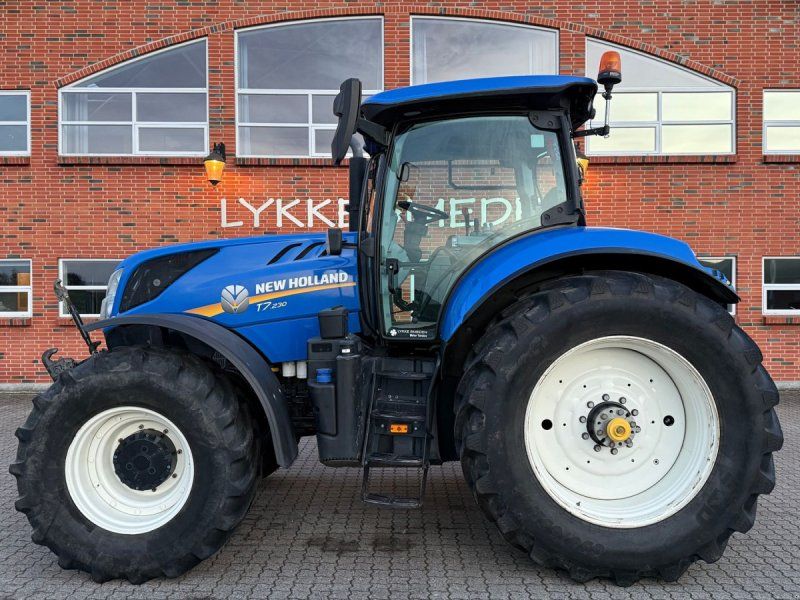 New Holland T7.230