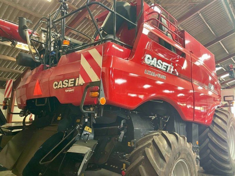 Case IH Axial Flow 8250