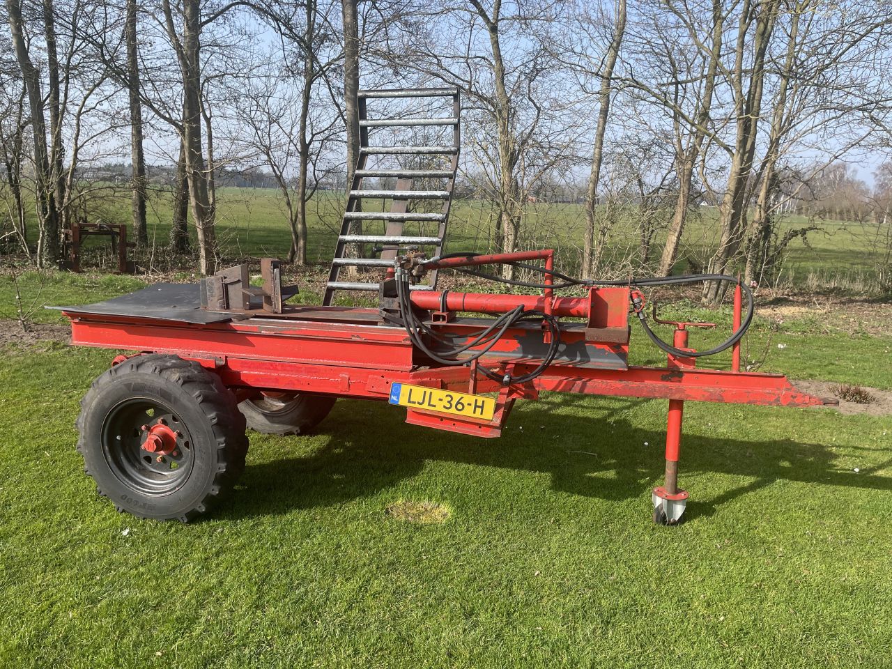 Houtkloofmachine inclusief kenteken !