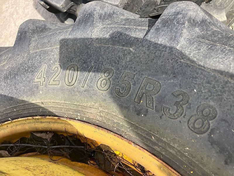 Zwillingsräder 420/85R38 an 34 Zoll Hauptrad