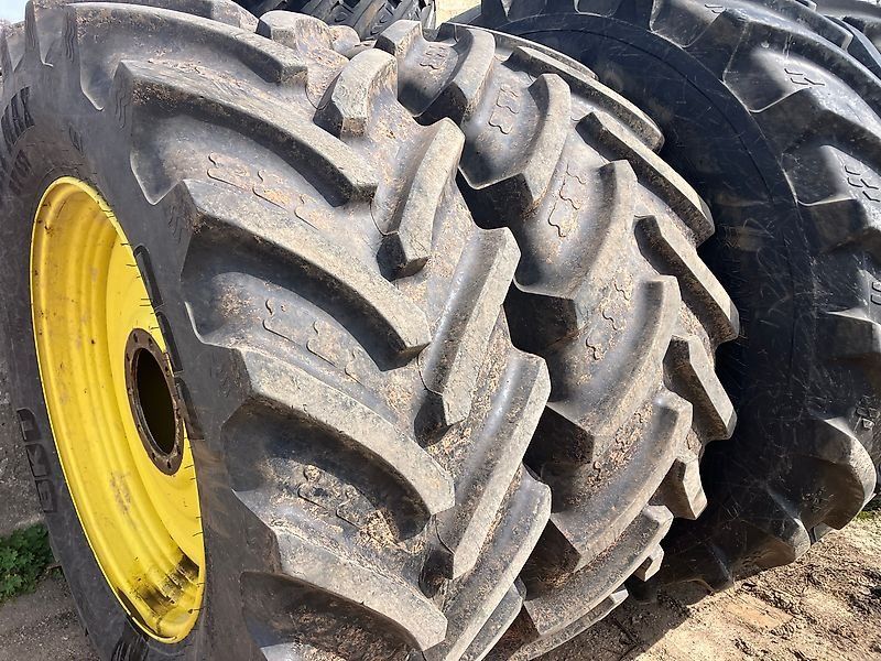John Deere 650/65R42 Räder mit 2,25m Spur passend an 6R/6M