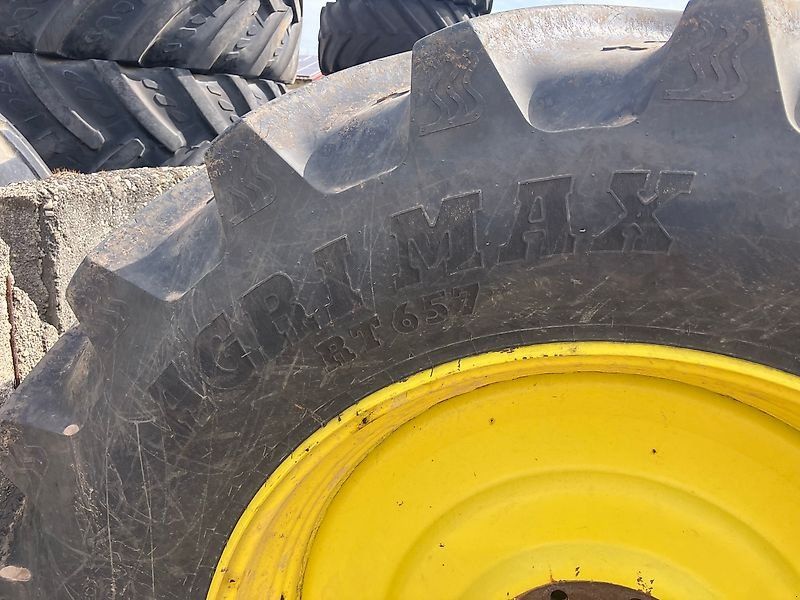 John Deere 650/65R42 Räder mit 2,25m Spur passend an 6R/6M
