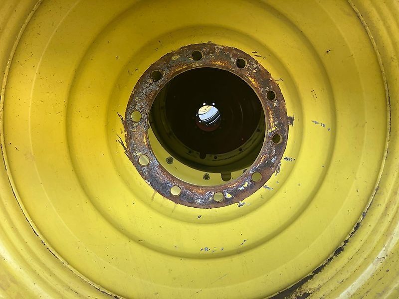John Deere 650/65R42 Räder mit 2,25m Spur passend an 6R/6M