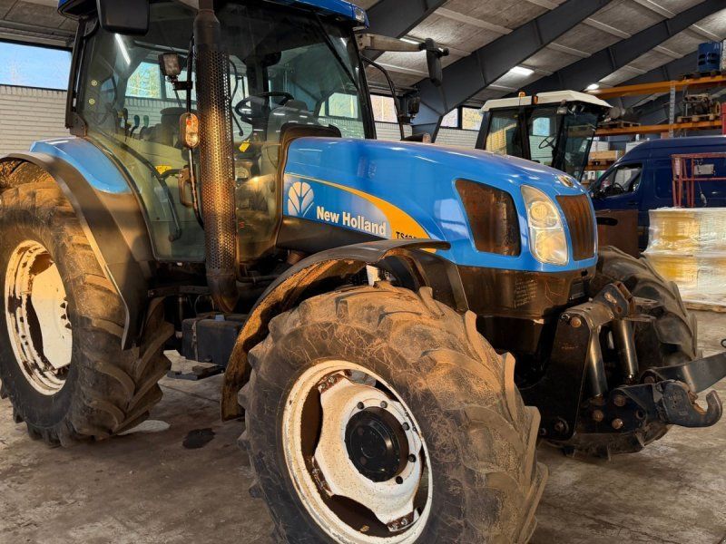 New Holland TS135A