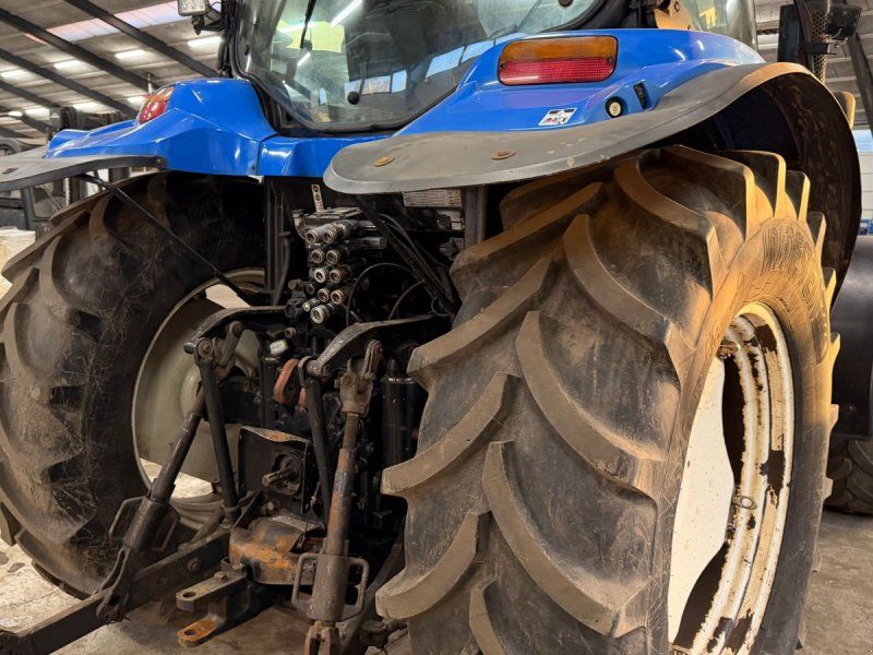 New Holland TS135A