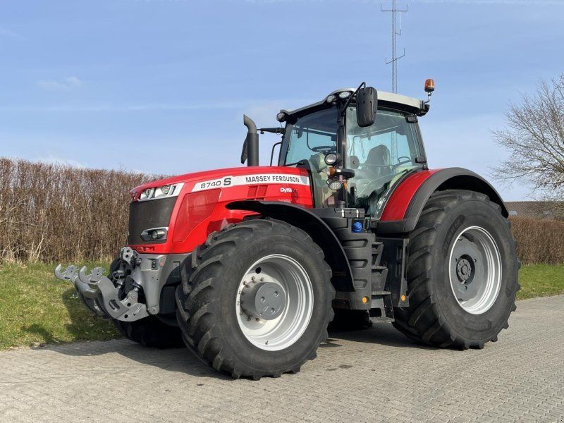 Massey Ferguson 8740S