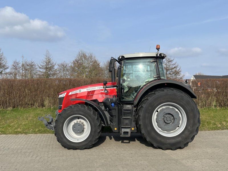 Massey Ferguson 8740S
