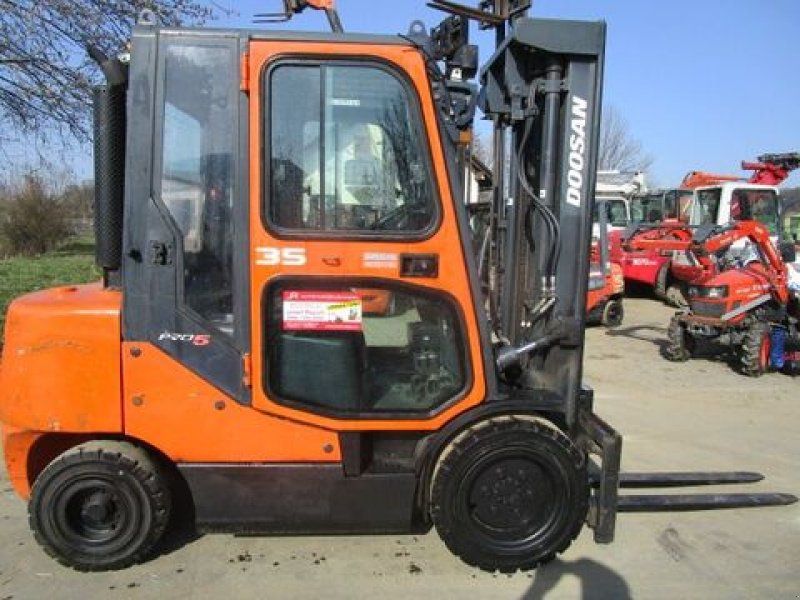 Doosan D35C-5 Tripl-FH 4,9m + Seitenschieber