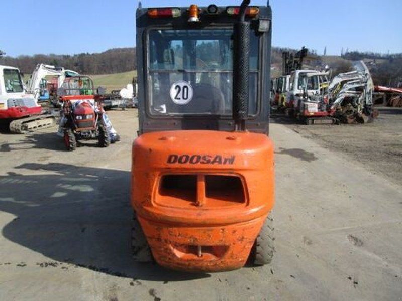 Doosan D35C-5 Tripl-FH 4,9m + Seitenschieber